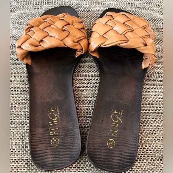 ROUGE PUFFY BRAIDED SLIDES - Picture 2 of 7